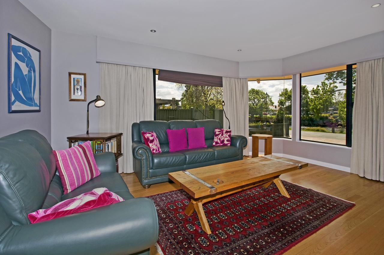 Riverside Villa - In The City By The River! Nelson Exterior foto